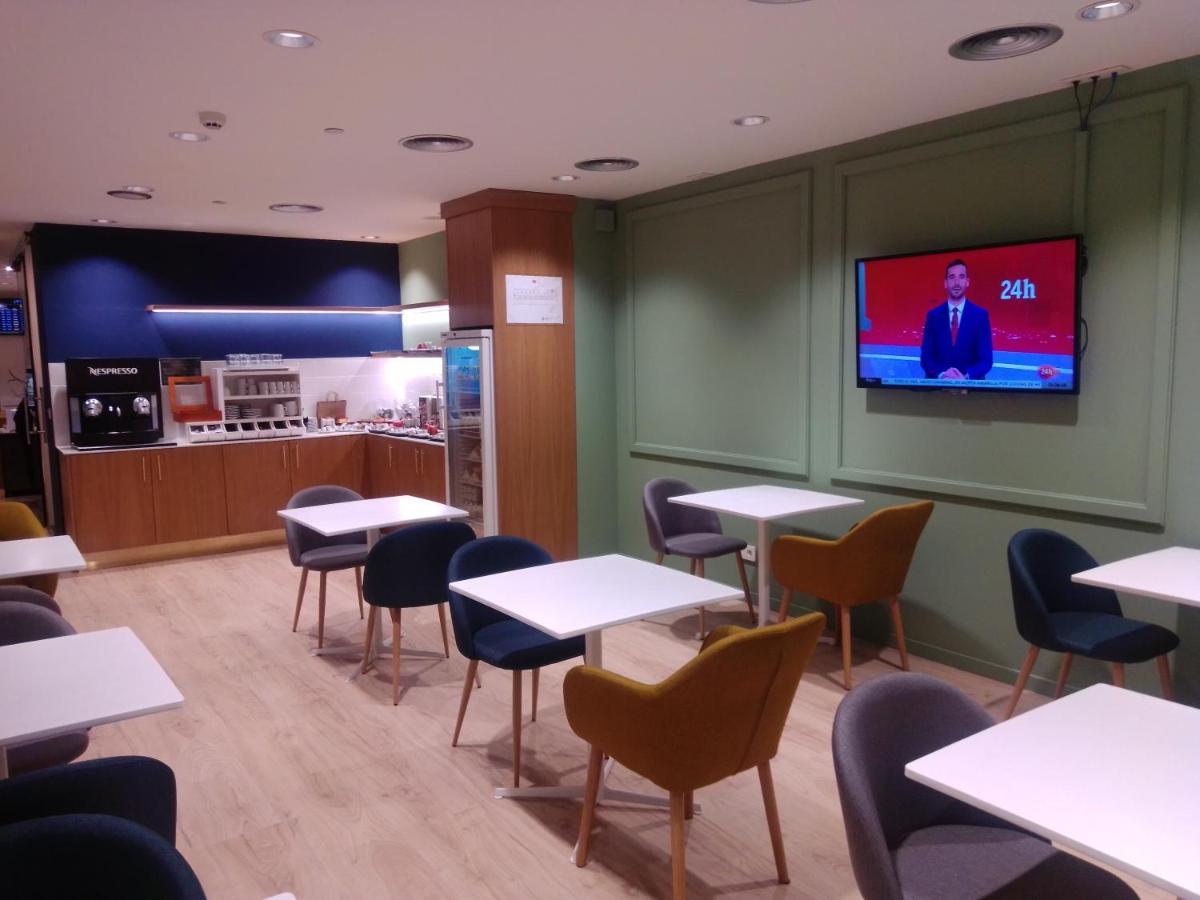 Hellosky Air Rooms Madrid Exteriör bild