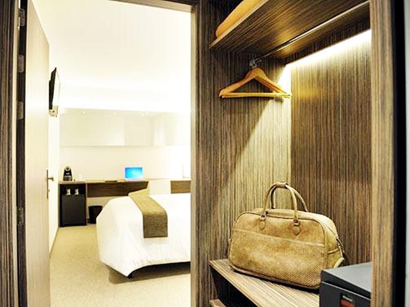 Hellosky Air Rooms Madrid Exteriör bild